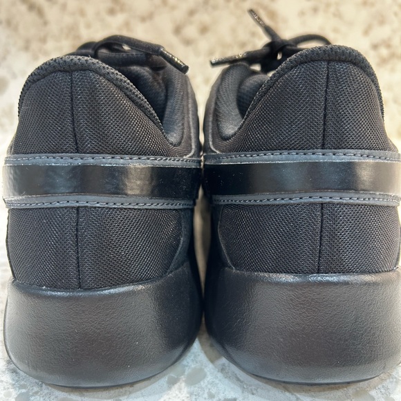 Nike Men’s Legent Essential 2 Training Sneaker - Picture 4 of 9